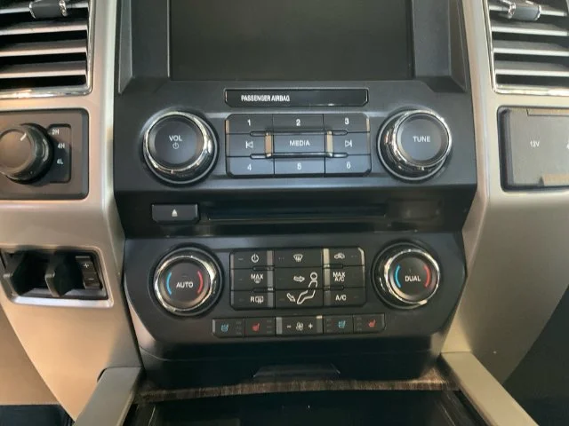 Used 2017 Magnetic Ford Lariat image 15