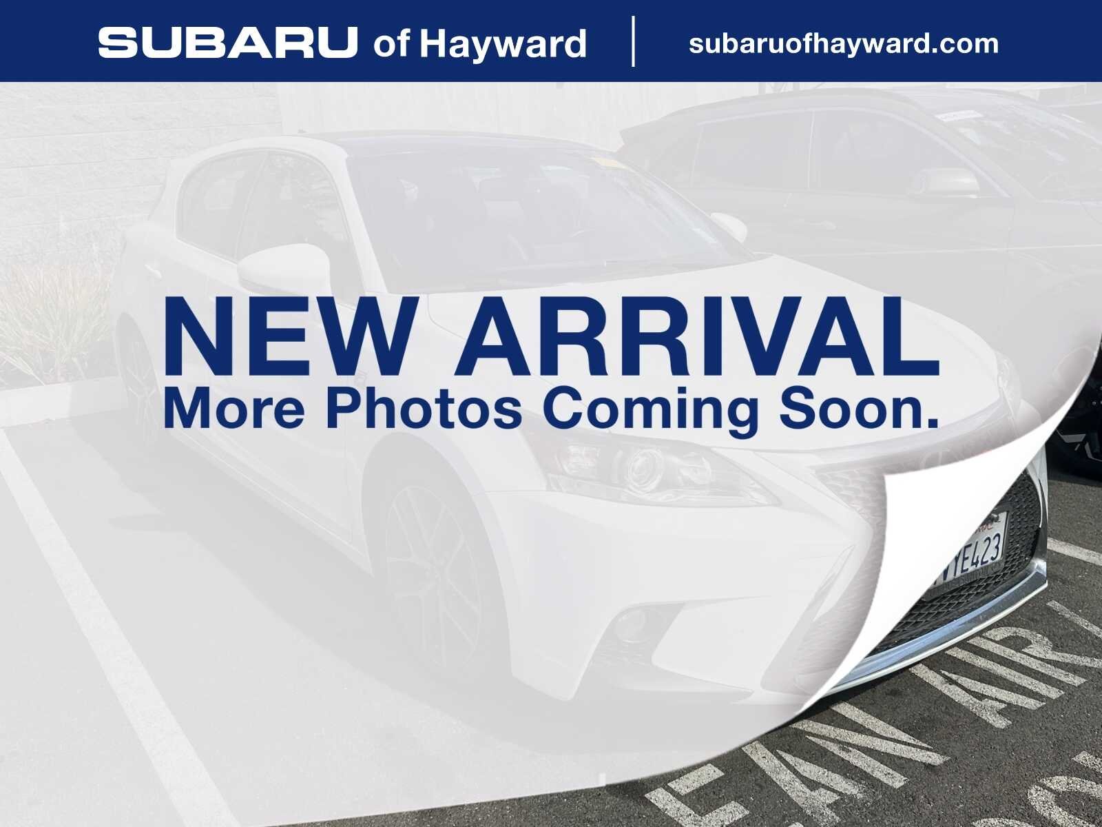 Used 2016 Ultra White w/Black Roof Lexus 200h 4D Hatchback image 1