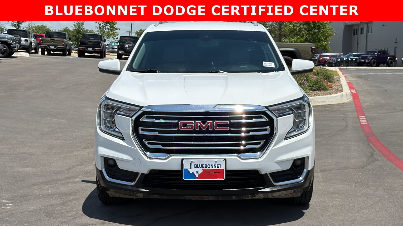 Used 2024 Summit White GMC SLT image 2