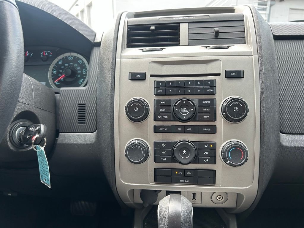 Used 2011 Lime Squeeze Metallic Ford XLT image 15