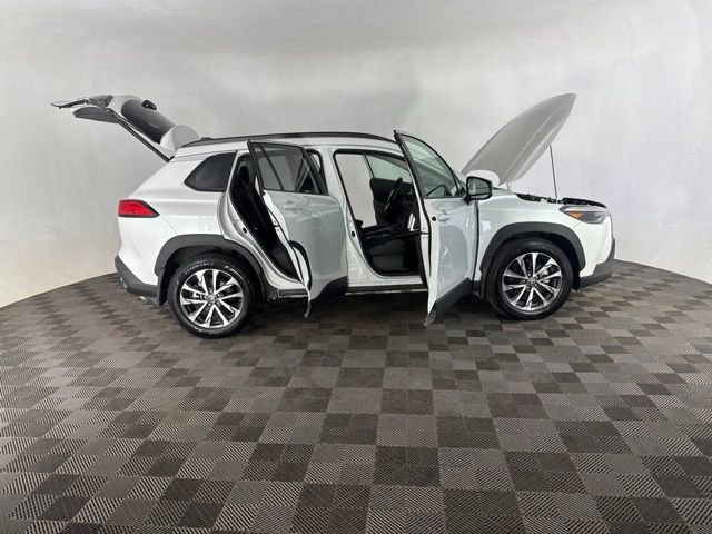 Used 2025 Beige Toyota XLE image 16
