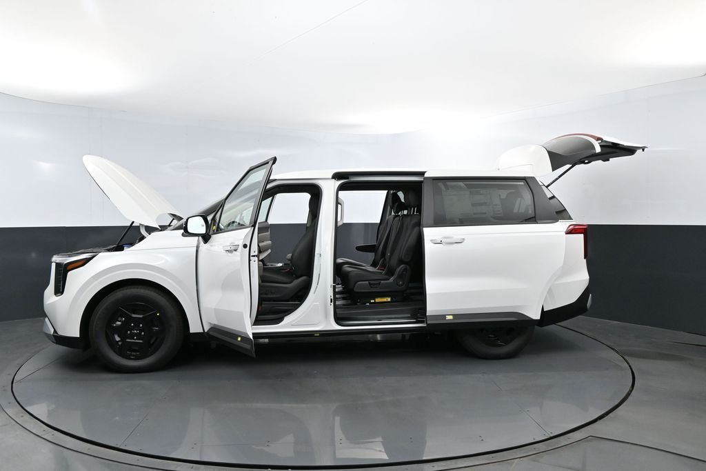 New 2026 Snow White Pearl Kia LXS image 30