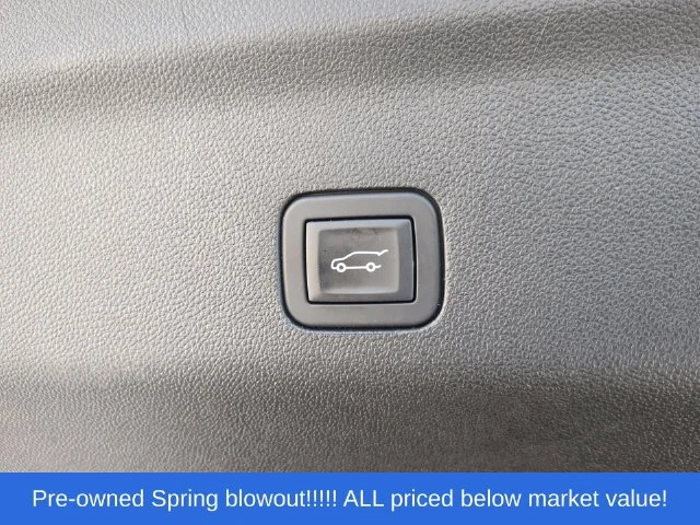 Used 2025 White GMC Denali image 42