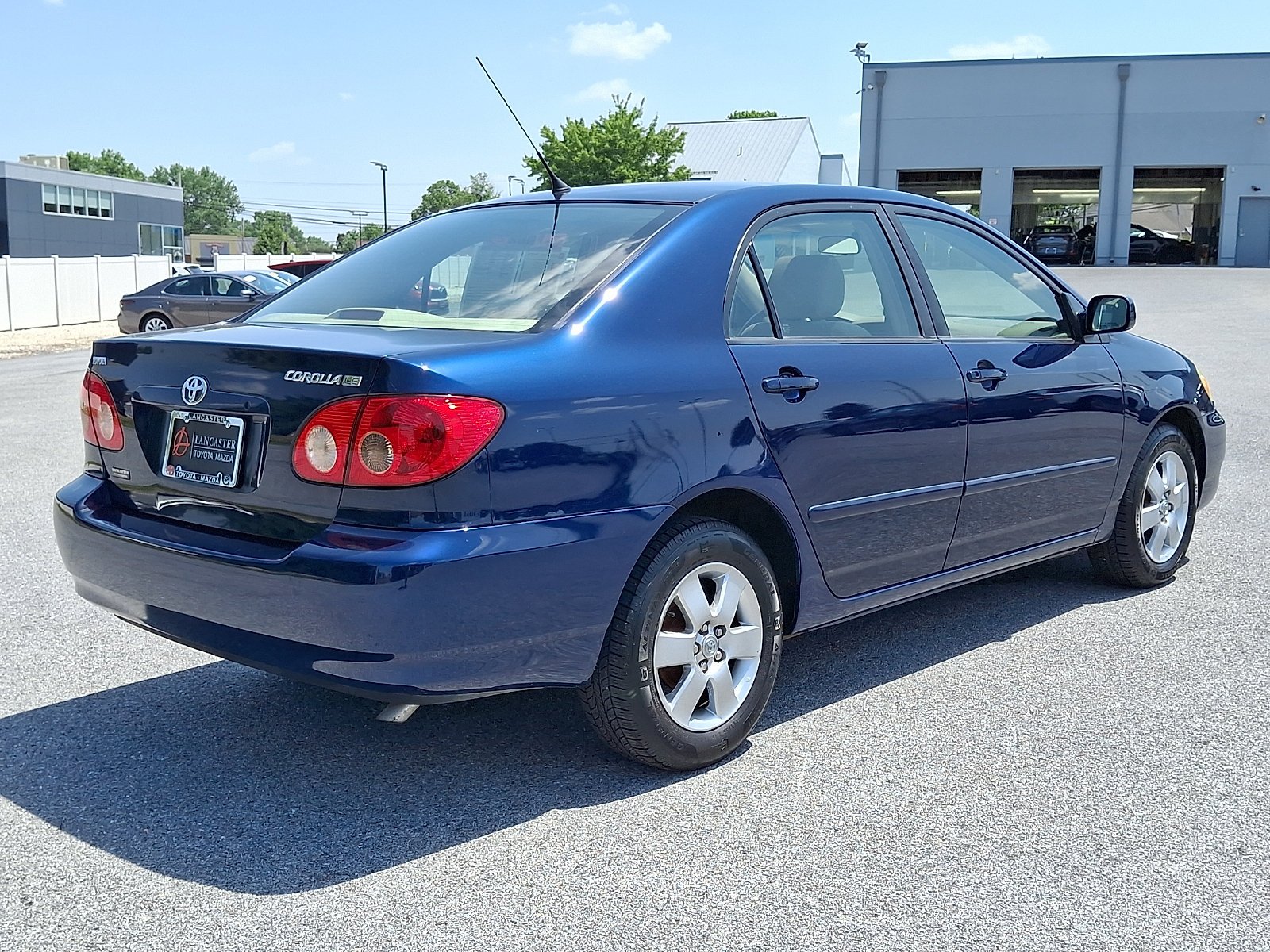 Used 2005 Indigo Ink Pearl Toyota LE image 7