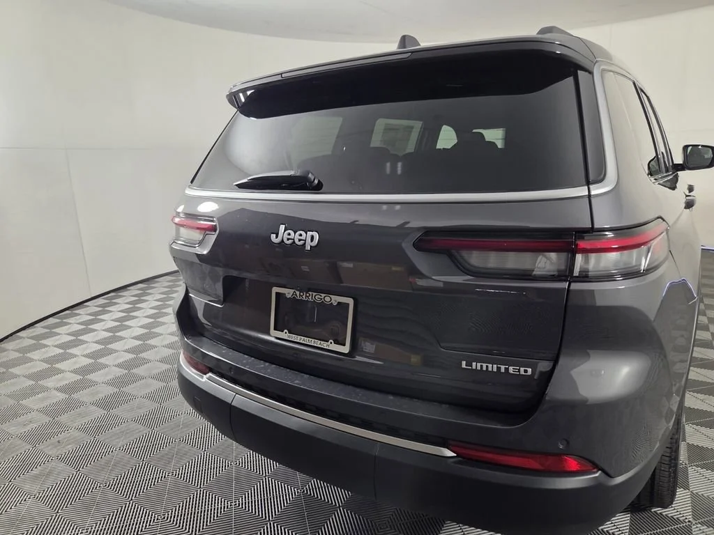 New 2026 Baltic Gray Metallic Clear-Coat Exterior Paint Jeep Limited image 6