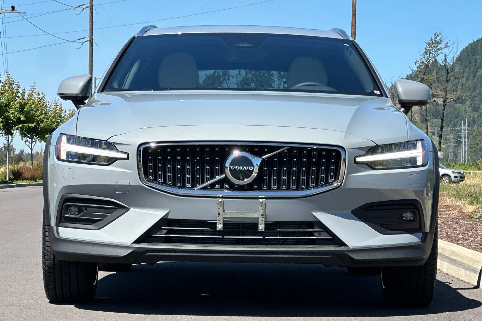 New 2026 Vapour Grey Volvo Ultra image 8