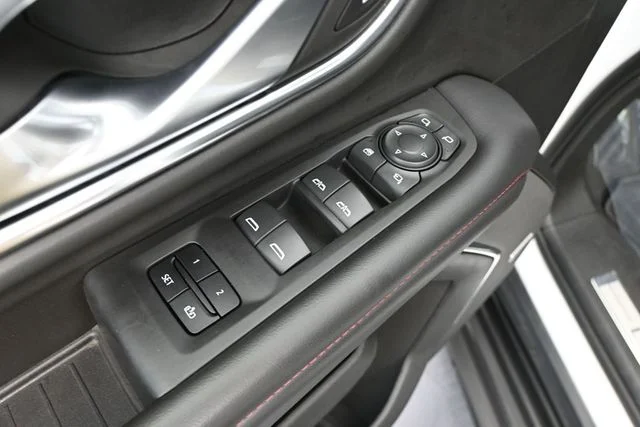 Used 2022 White Chevrolet RST image 23