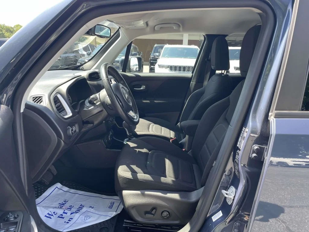 Used 2020 Blue Jeep Latitude image 25