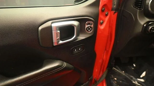 Used 2020 Red Clearcoat Jeep Overland image 14