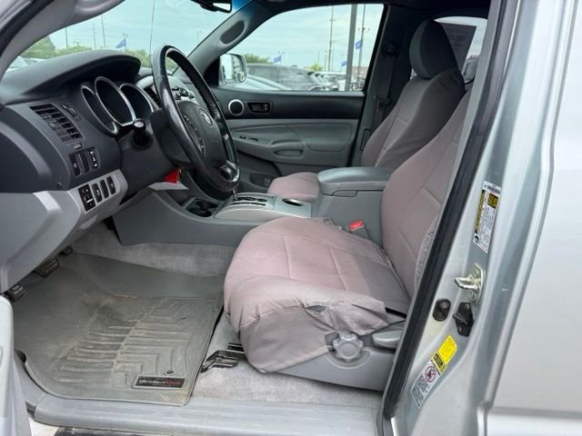 Used 2011  Toyota Base image 2