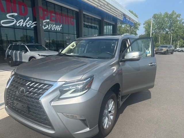 Used 2020  Lexus 460 image 3