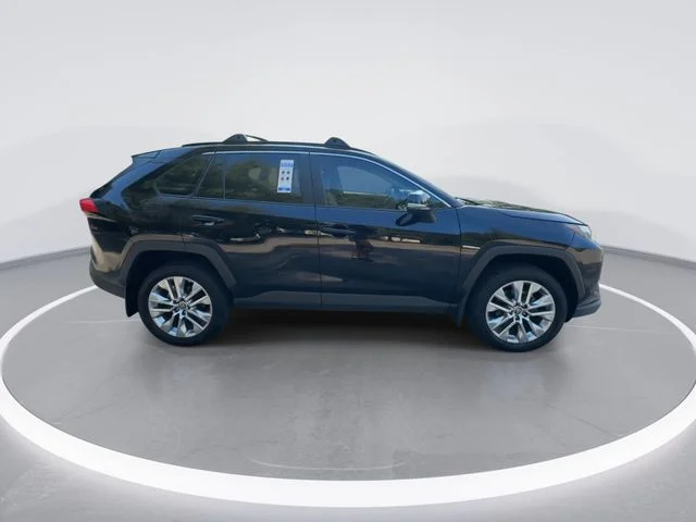 Used 2025 Black Toyota XLE Premium image 9