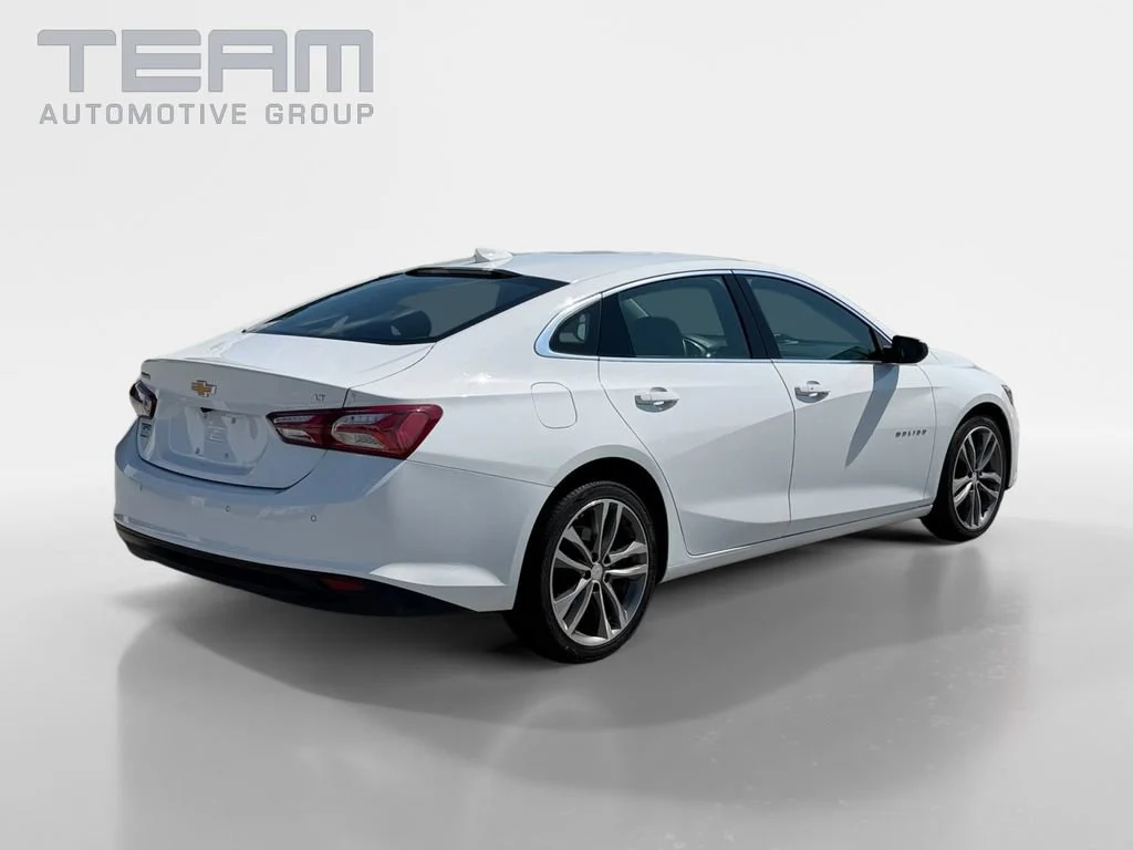 Used 2024 Summit White Chevrolet 2LT image 7
