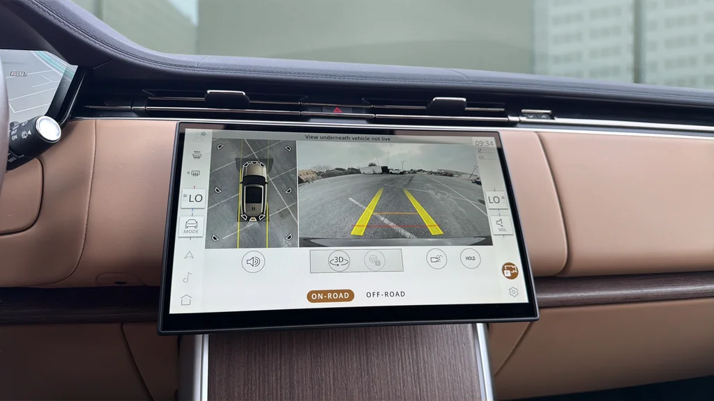 New 2026  Land Rover SE image 25
