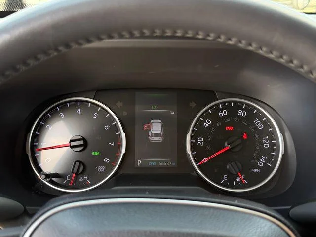 Certified Used 2019 LUNAR ROCK Toyota XLE Premium image 19