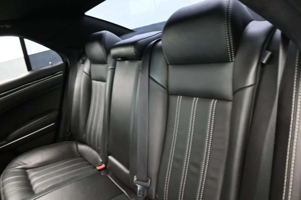 Used 2018 Maximum Steel Metallic Clearcoat Chrysler S image 33