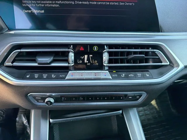 Used 2019 Gray BMW xDrive40i image 26