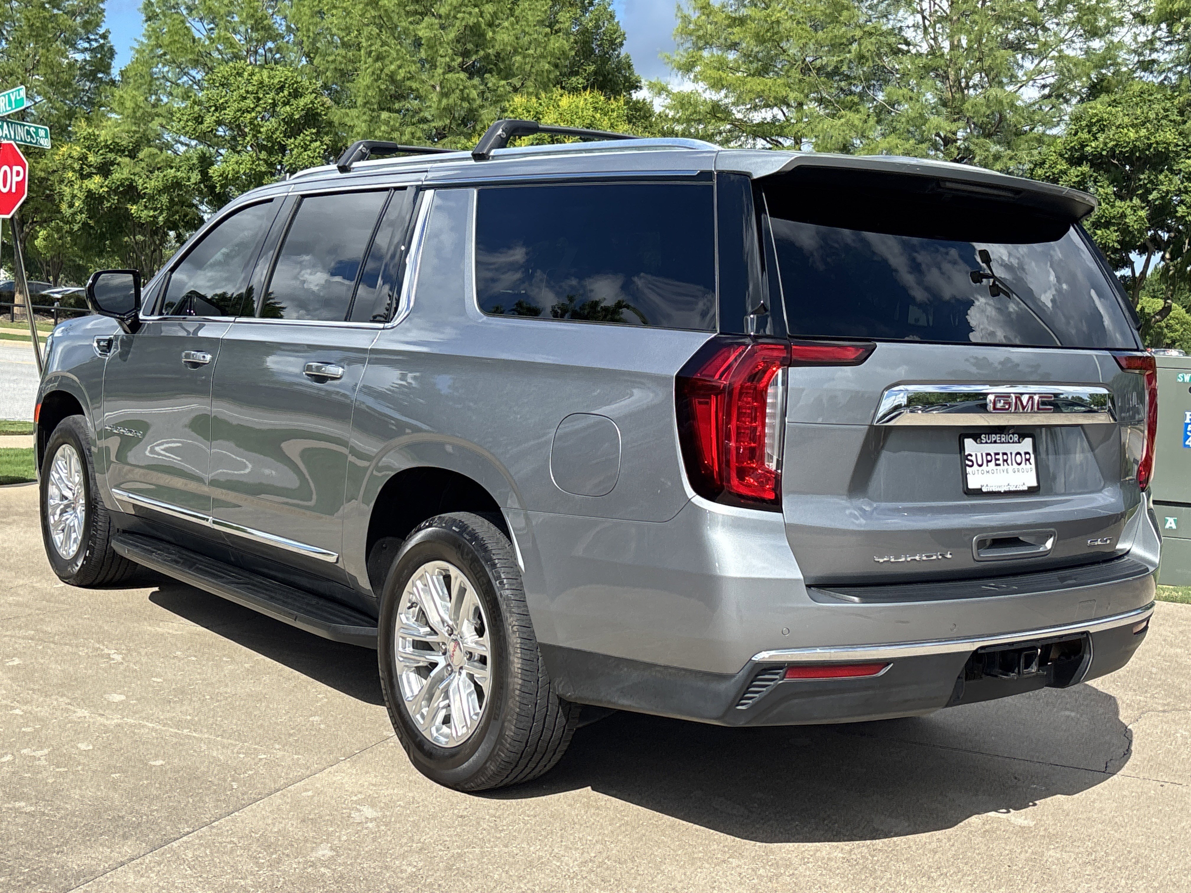 Used 2023 Sterling Metallic GMC SLT 4WD image 10