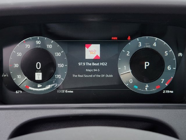 Used 2026  Land Rover Dynamic SE image 15