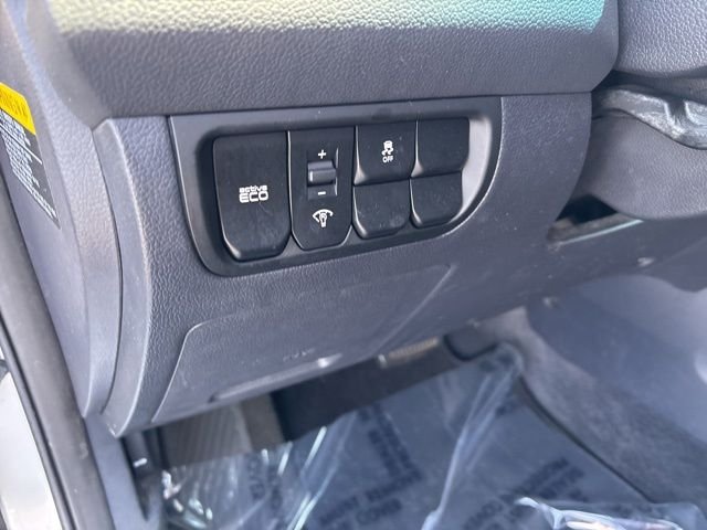 Used 2013 Silver Kia LX image 15