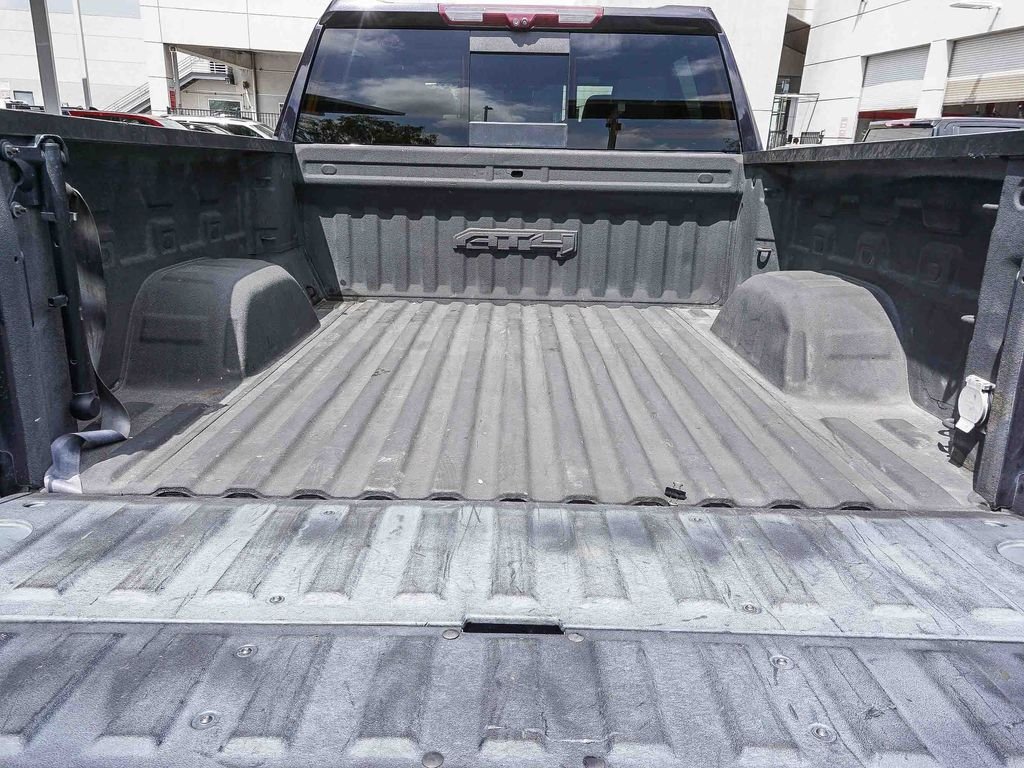Used 2022 Titanium GMC AT4 image 24