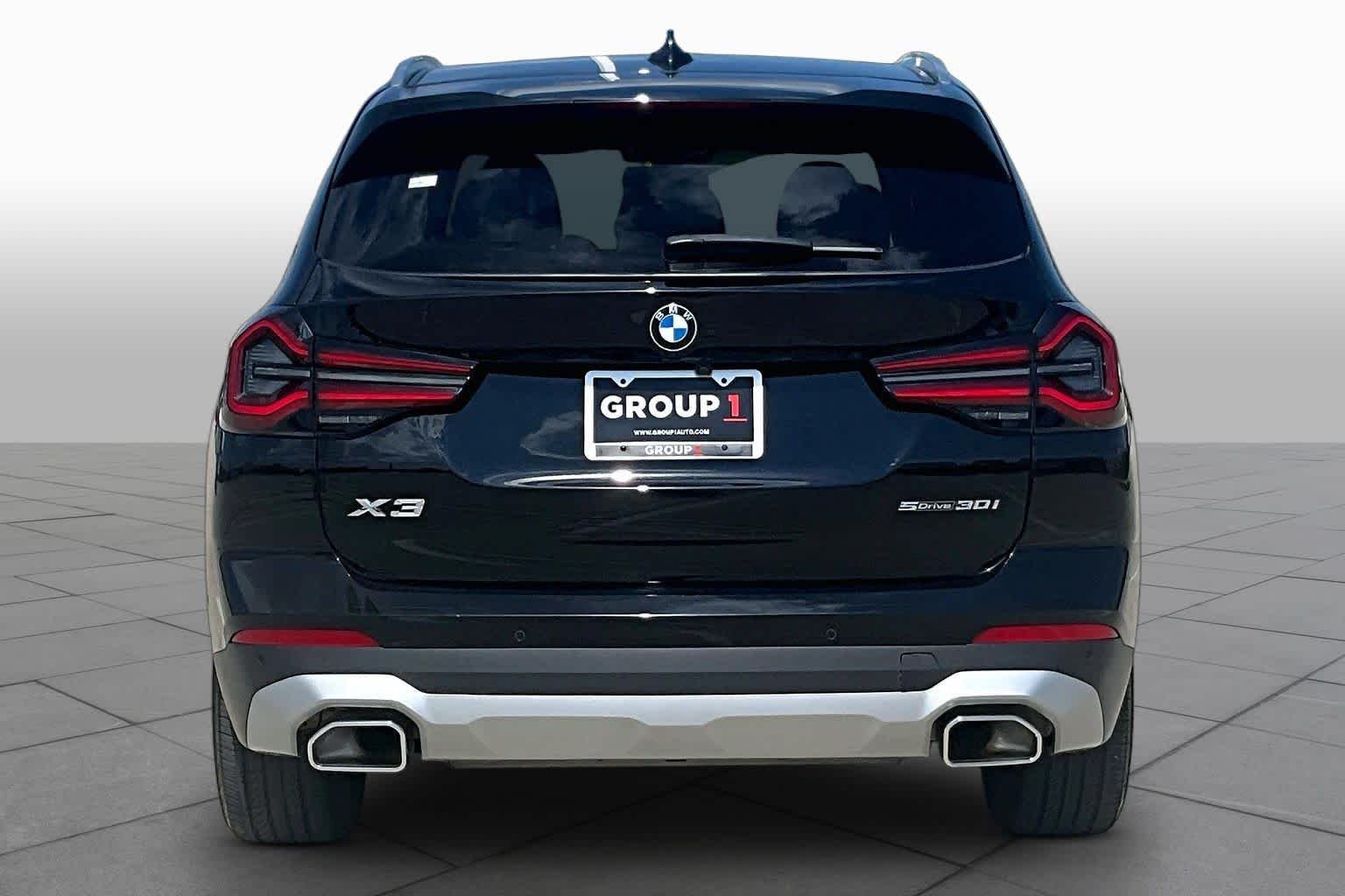 Used 2024 Jet Black BMW sDrive30i image 4