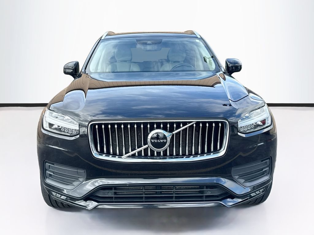 Used 2020 Black Volvo Momentum image 2