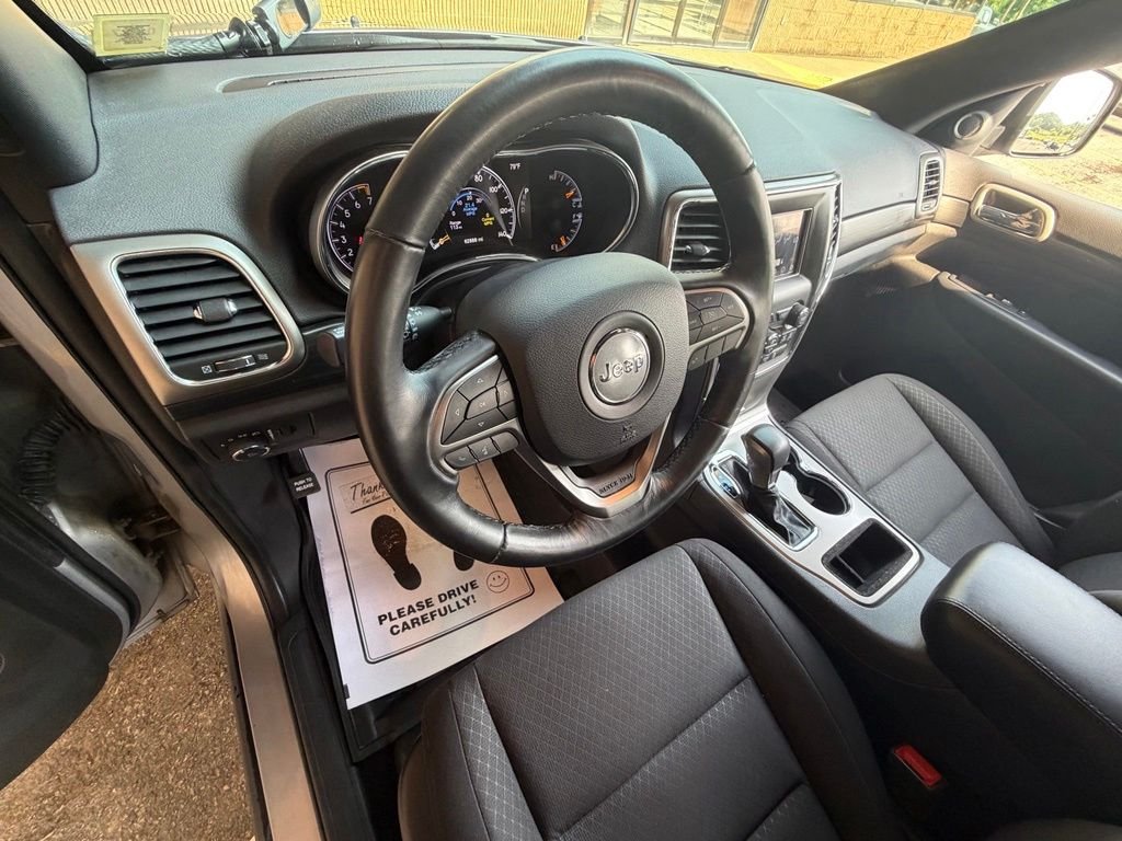 Used 2021 Billet Silver Metallic Jeep Laredo E image 18