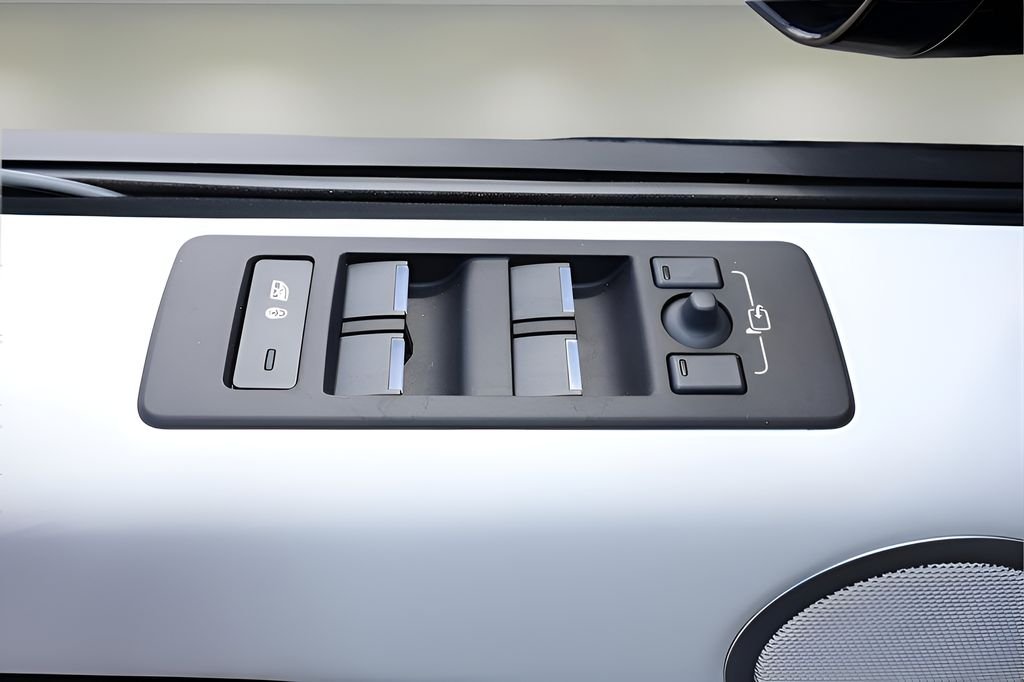 2025 Land Rover Discovery S - Photo 9