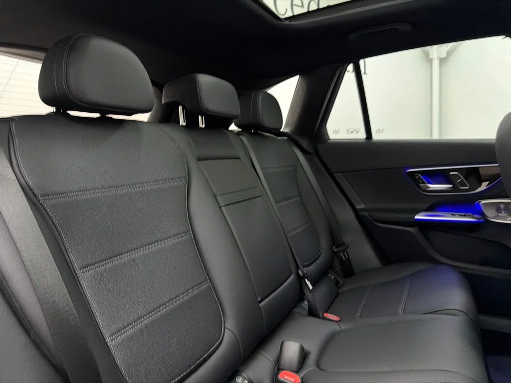 New 2027 White Mercedes-Benz GLC 300 image 26