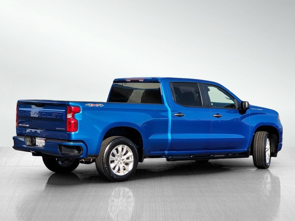 2023 Chevrolet Silverado 1500 Custom view 5