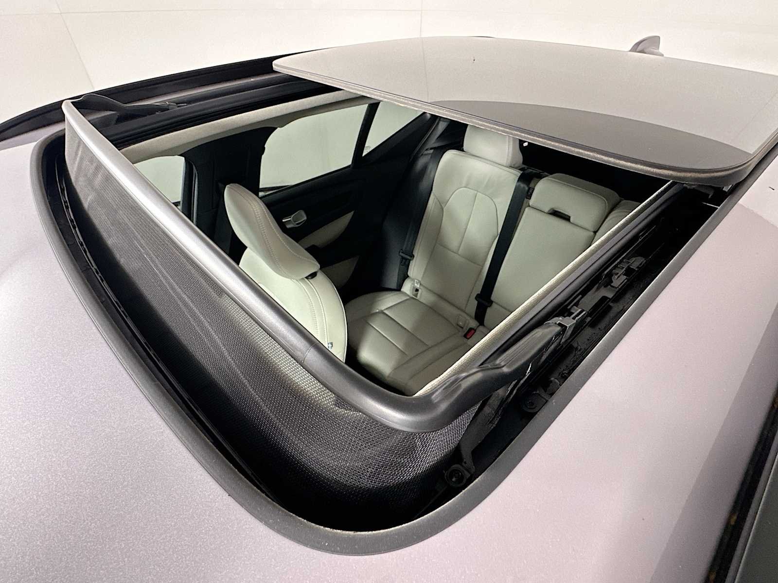 New 2026 Aurora Silver Volvo Ultra image 20