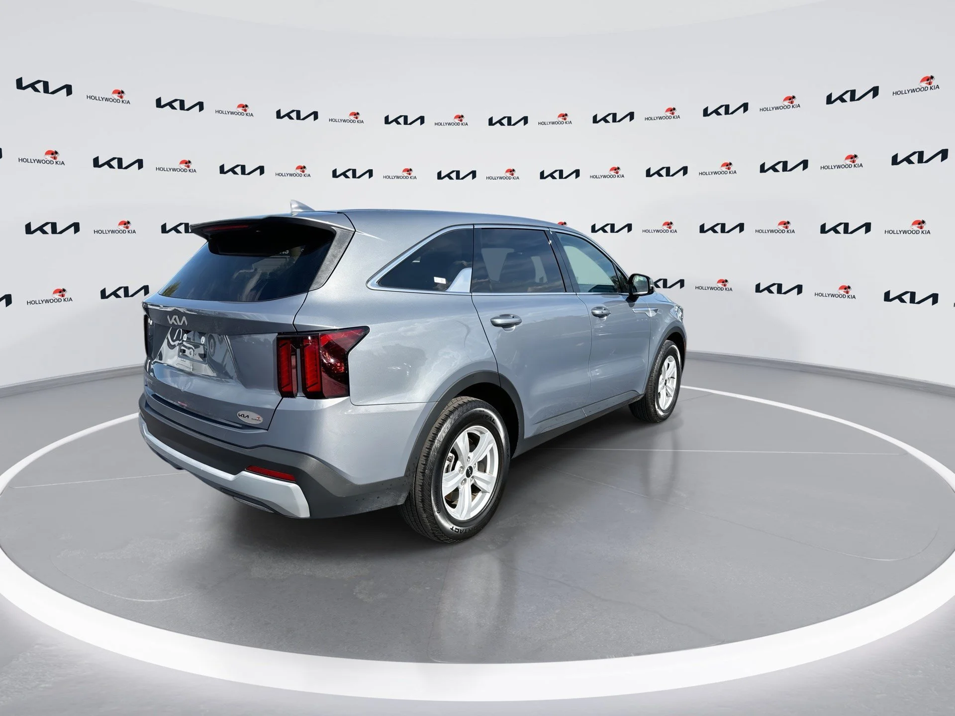 Certified Used 2025 Everlasting Silver Kia LX image 8