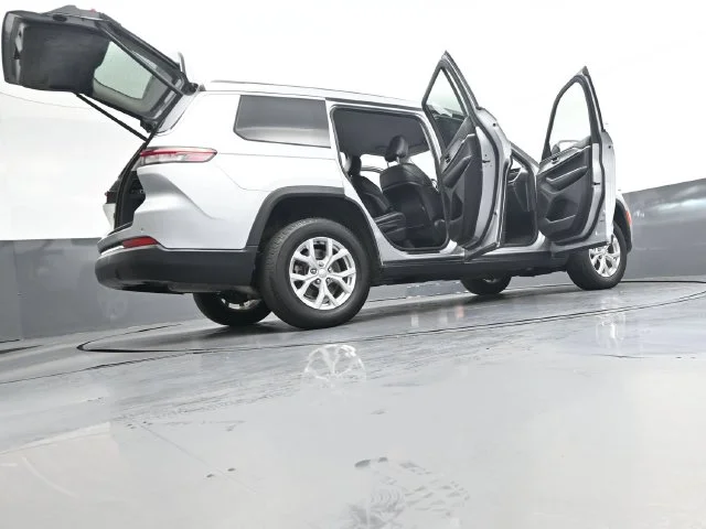 Used 2023 Silver Jeep Limited image 51