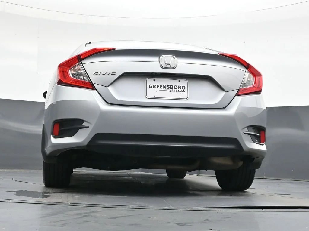 Used 2018  Honda LX image 24