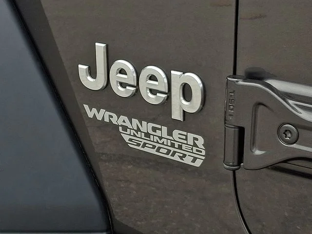 Used 2018 Gray Jeep Unlimited Sport image 31