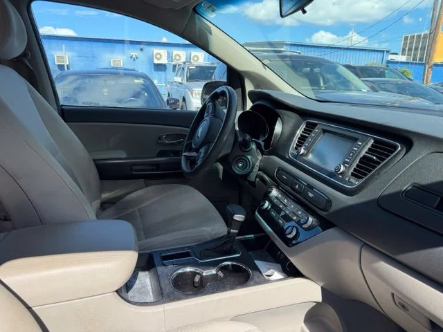 Used 2021 Black Kia LX image 19