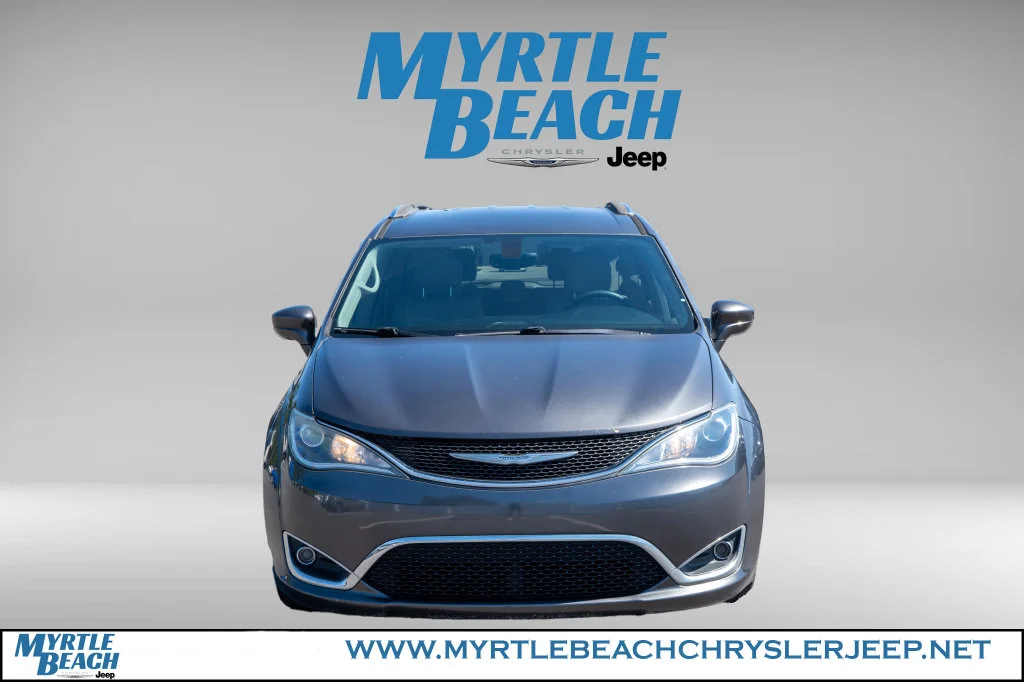 Used 2018 Granite Crystal Metallic Clearcoat Chrysler Touring L Plus image 9