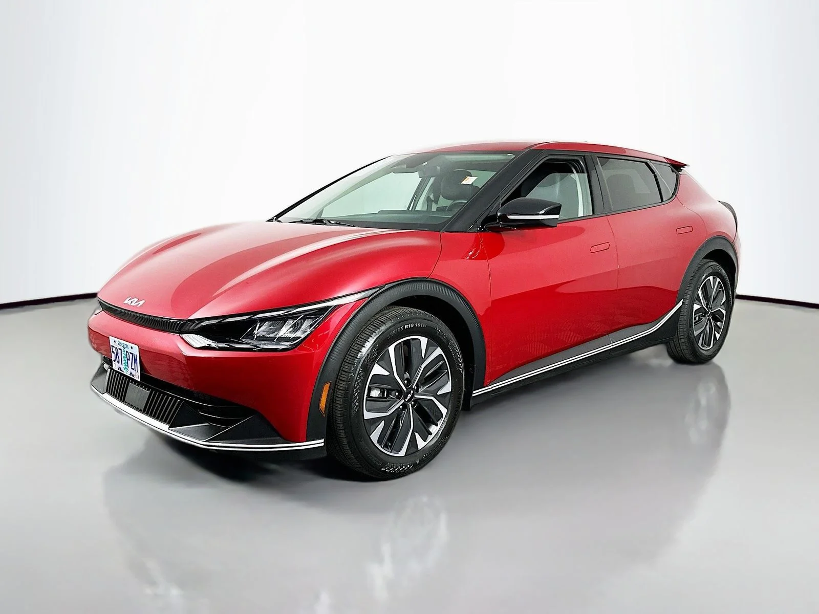 Used 2024 Runway Red Kia Light image 4