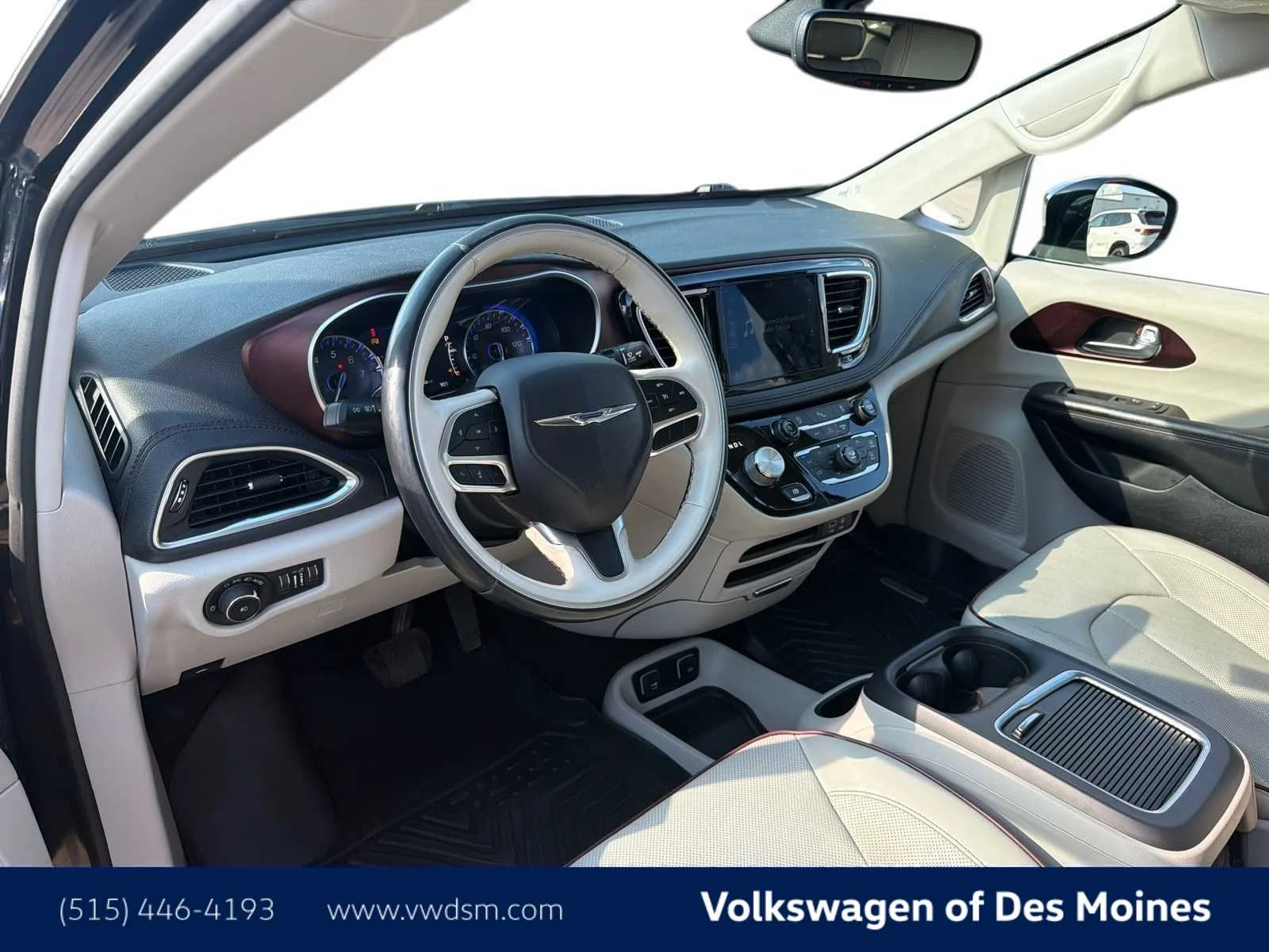 Used 2020 Chrysler Pacifica Limited with VIN 2C4RC1GG4LR283486 for sale in Johnston, IA