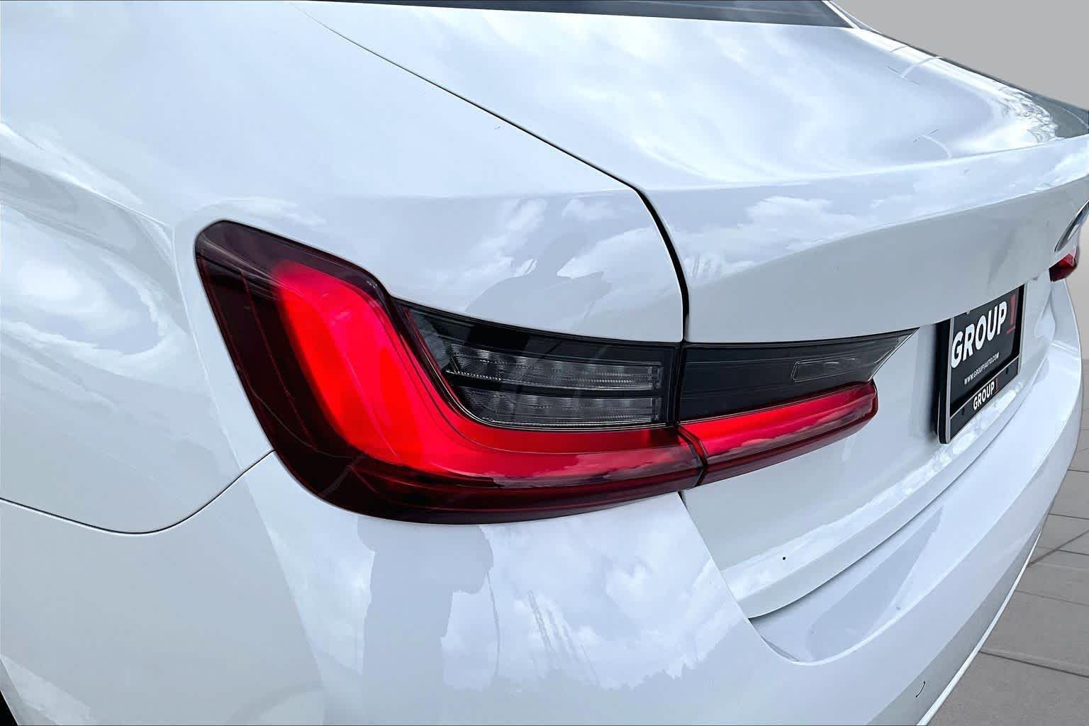 Used 2024 Alpine White BMW 330i image 28