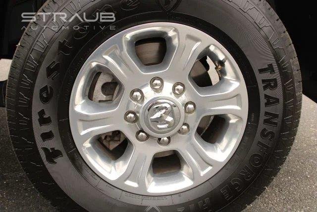 Used 2025 Granite Crystal Metallic Clearcoat Ram Big Horn image 10