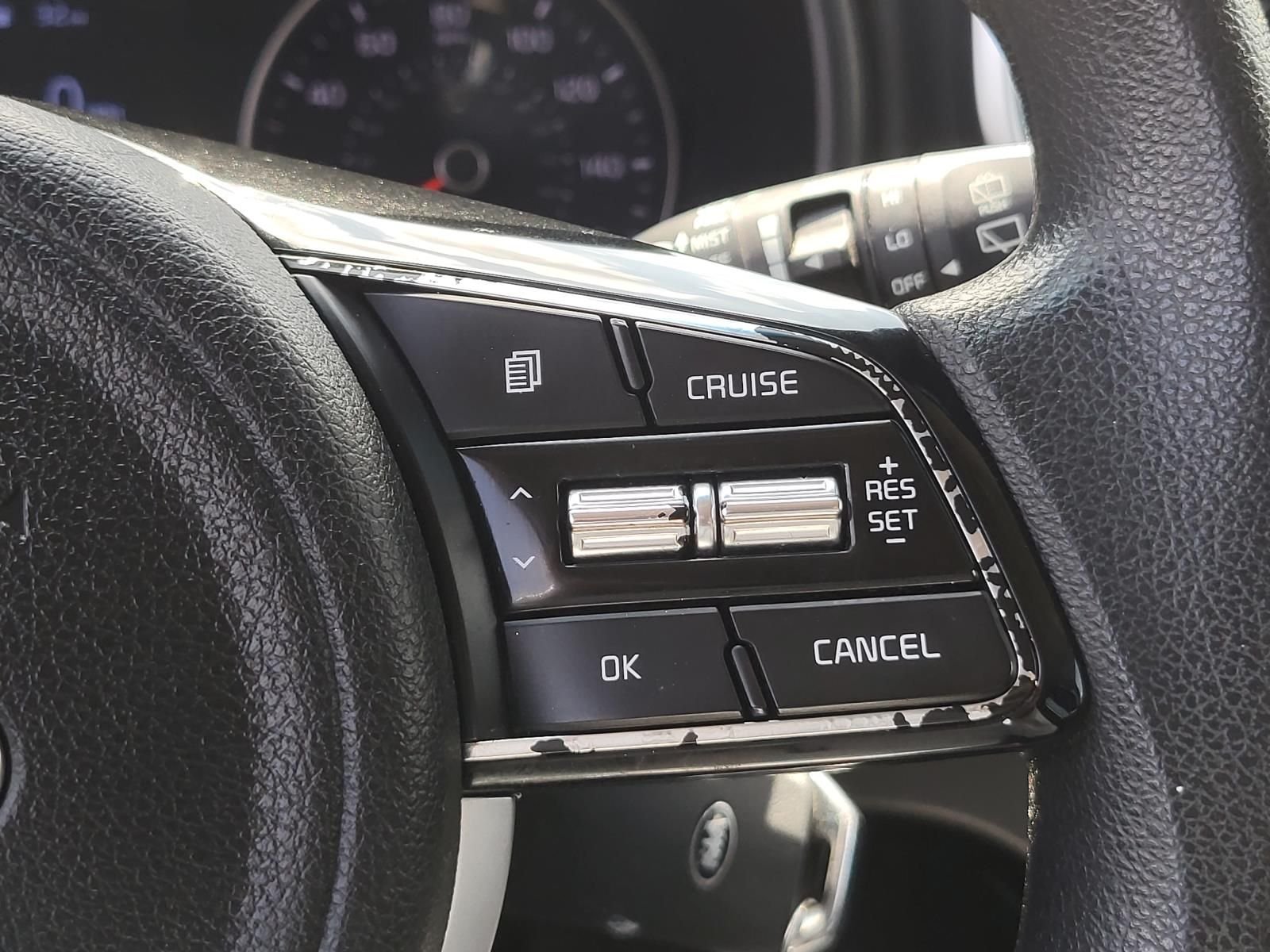 Used 2021 Sparkling Silver Kia LX image 26