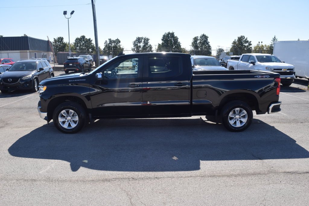 Used 2023 BLACK Chevrolet LT image 4