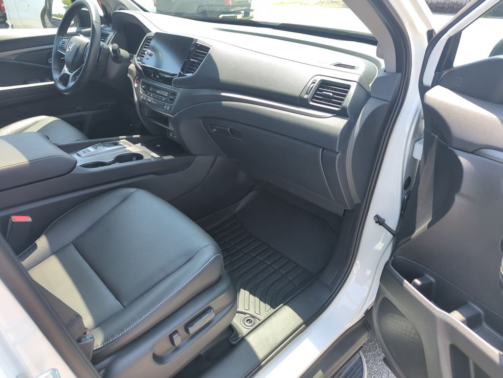Used 2025  Honda RTL image 35