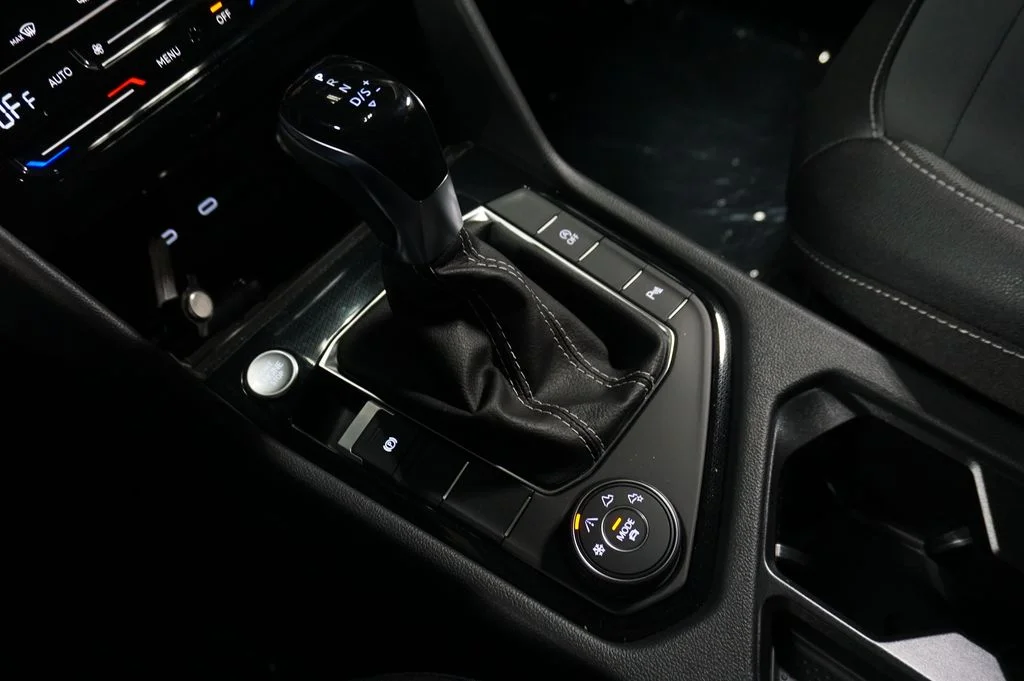 New 2026 Deep Black Volkswagen 1.5T SE Black image 16