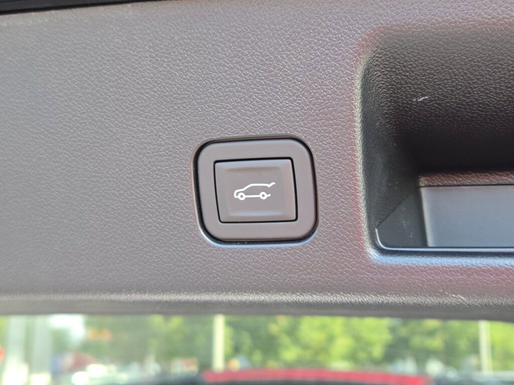 2025 Chevrolet Equinox EV RS - Photo 17