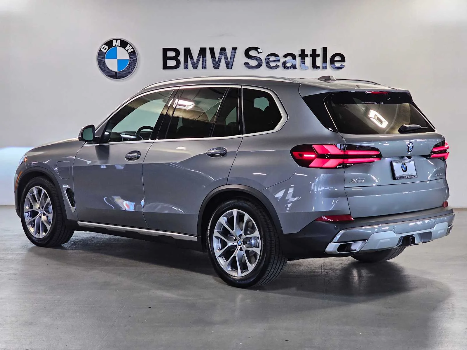 Certified Used 2026 Skyscraper Grey Metallic BMW xDrive50e image 4