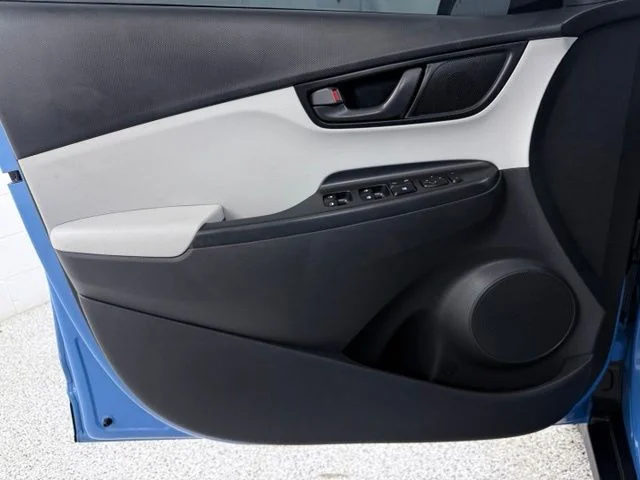 Used 2023 Blue Hyundai SEL image 16