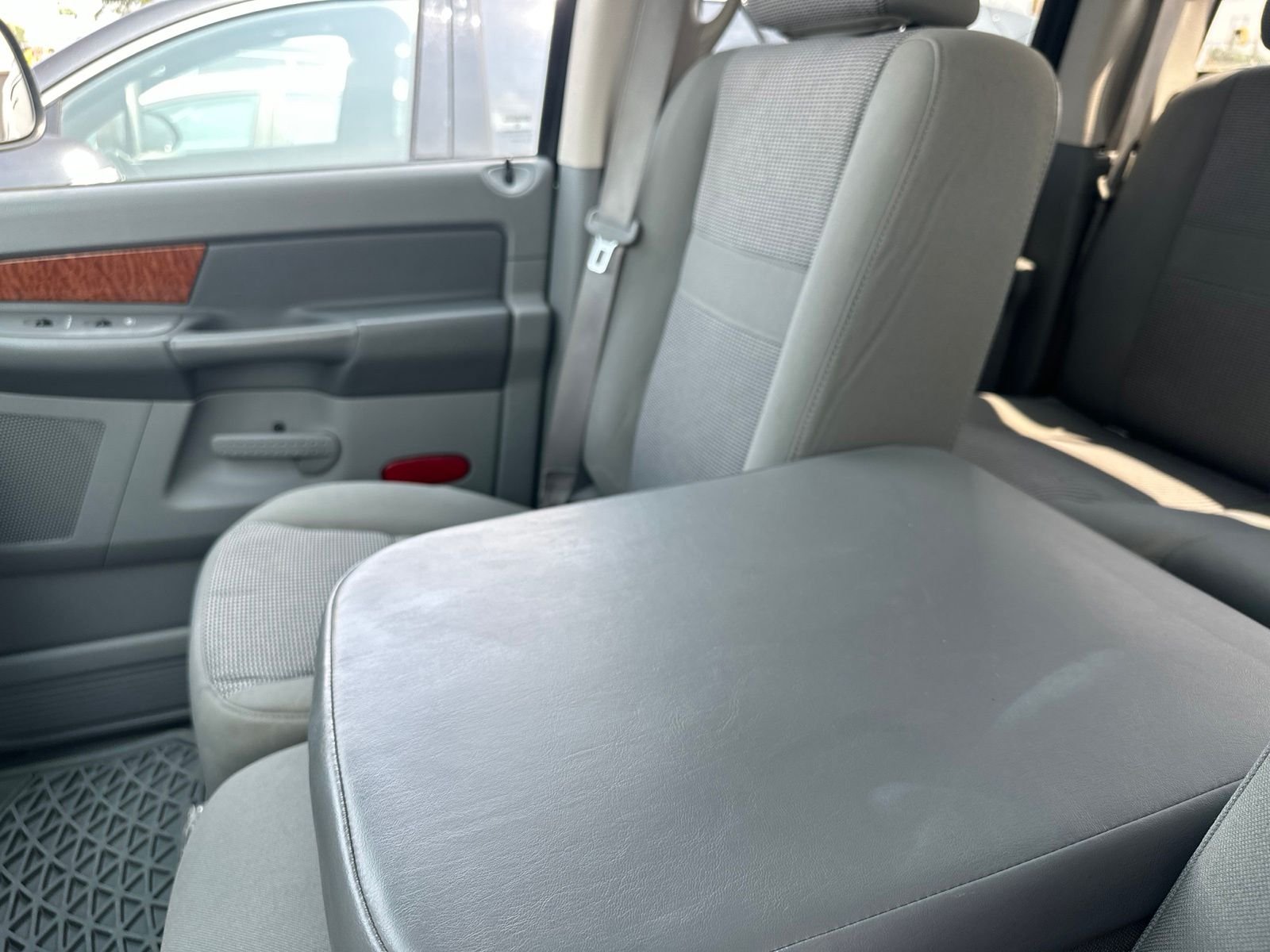 Used 2006 Black Dodge SLT image 53